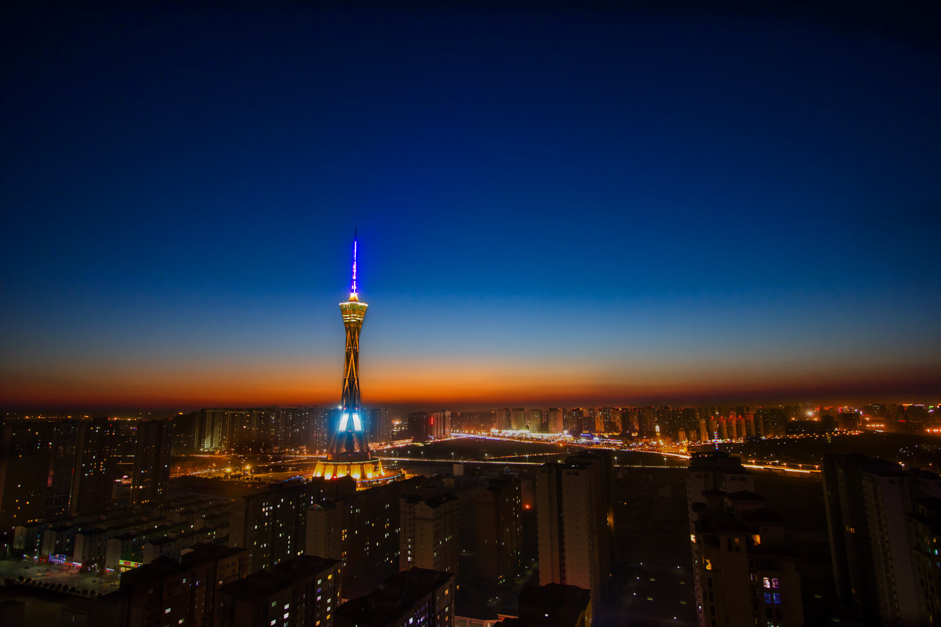 米兰体育-曼谷华机队球员合力斩获胜利，晋级前景广阔，曼谷机场建设多少年