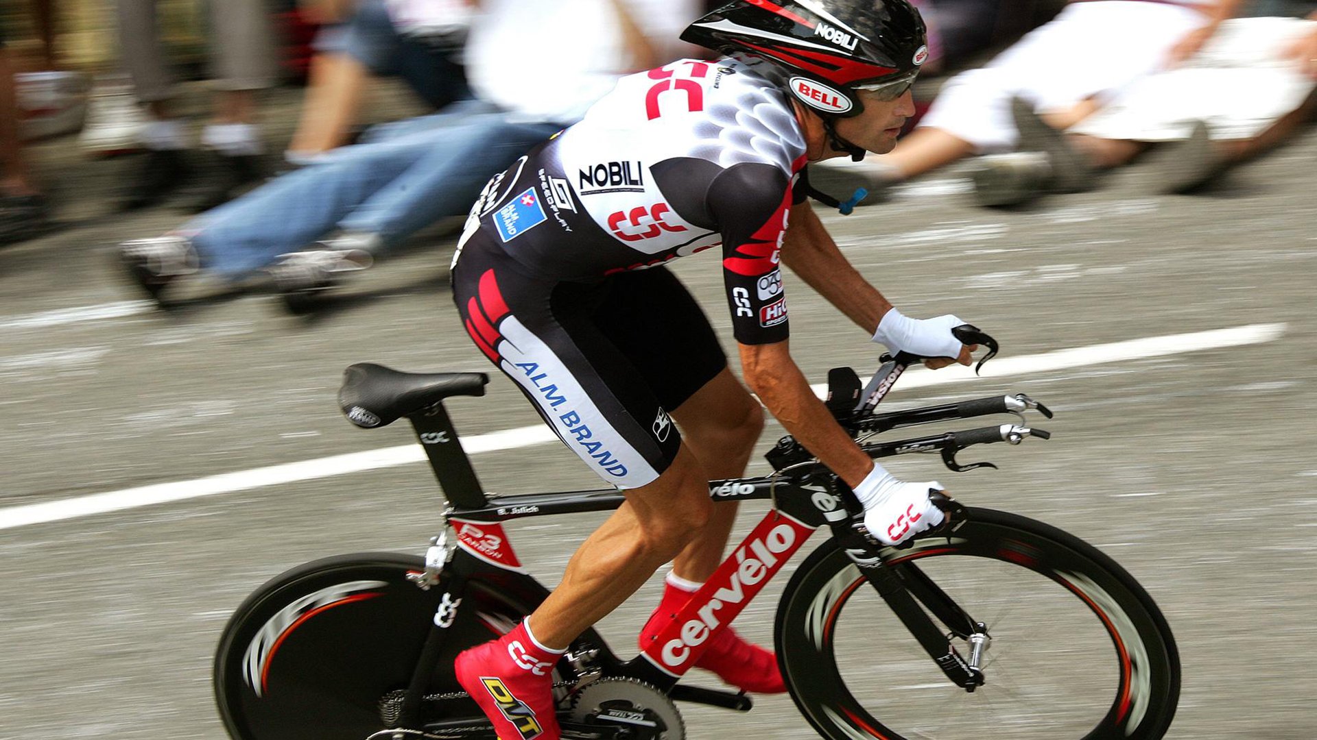 CS2 NaVi状态回暖 小组赛三战全胜，csgo2v2